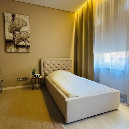 Daire White By Gerda